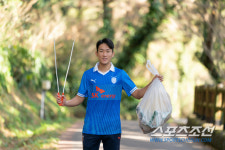 제주의 2022시즌대비 1호영입 안태현, 오피셜 사진 두 번 찍은 이유