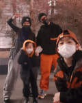 별♥하하, 붕어빵 두 아들과 힙한 패밀리룩 엄빠 사진 찍게 좀...
