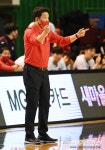 [포토] 유도훈 감독 작전 지시