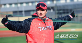 [포토] 전상현 '충분히 풀어줘야지'
