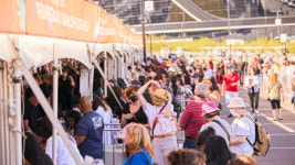 [BTSin라스베이거스] BTS=힐링·♥..땡볕 오픈런 감수한 전세계 아미