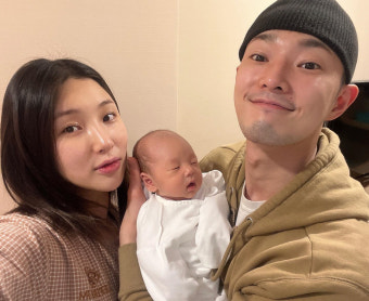 자이언트핑크한동훈 子, 누구 닮았나 '첫 가족사진'..