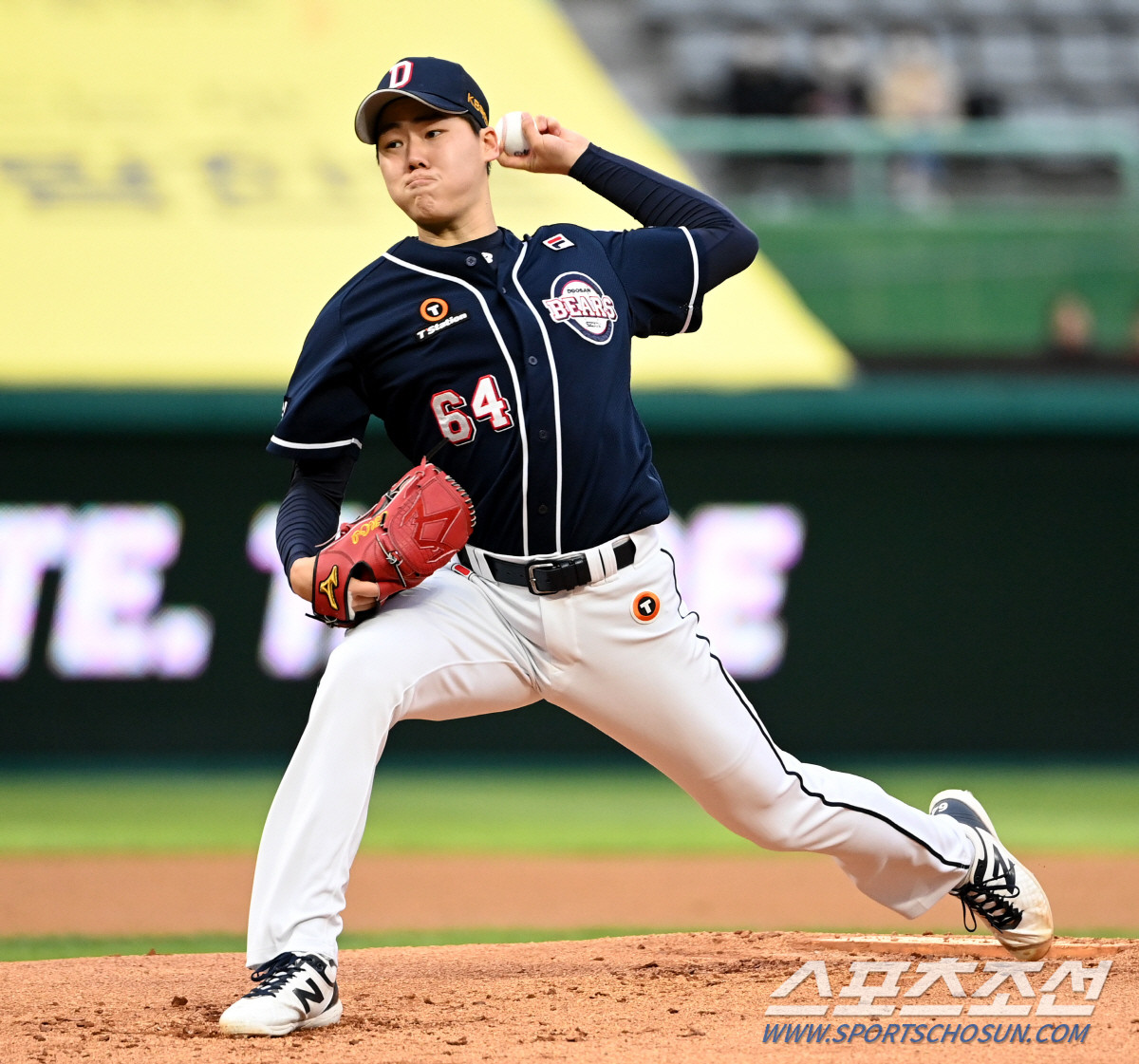 두산, KT 꺾고 2024 KBO 포스트시즌 준PO 진출.. 최승용 주목 받아