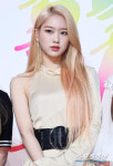 지호, 오마이걸 떠난다…WM 측 효정→아린 6인과는 재계약 (공식)[전문]