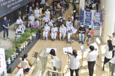 에이치플러스 양지병원 2년만에 병원내 음악 힐링콘서트 개최