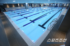 나눠야 산다! 월클박태환 원장의 장벽없는 수영장[위크엔드스토리]