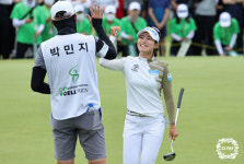 줄이기 보다 지키기 챔피언의 품격을 보여준 마지막 홀 짜릿한 이글 한방