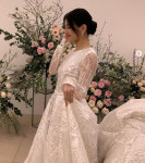 수지 美쳤다 반응 폭발한 웨딩 드레스, 알고보니 짱 무거워 지쳤다