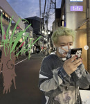 바비, 도쿄서 옷 걷어올리고 상의 노출…갑작스러운 행동에 모두 경악