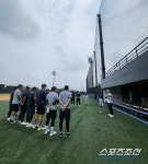 베이징올림픽 보며 야구 선수 꿈꿨는데… 이천에 뜬 467HR 레전드, 후배들아 지켜본다 [SC 포커스]