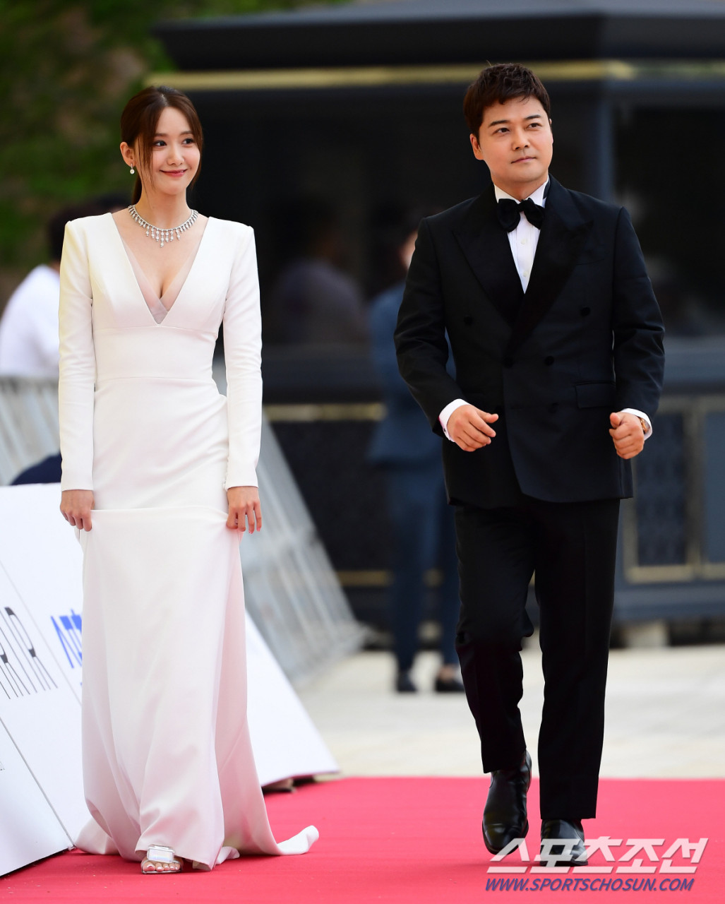 디즈니+ 한국형 히어로 드라마 무빙, 제3회 청룡시리즈어워즈 대상 수상으로 화제!