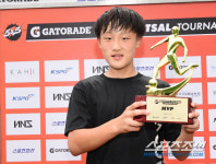 [포토] 천안동성중 장다온 천안지역대회 MVP 수상