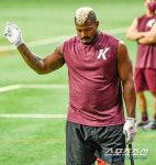 너 정말 왜이래 달라진 푸이그가 낯선 이정후, 우람한 근육에 두 번 놀랐네