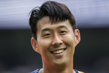 쏘니.. 델리처럼 되는 거야? 불성실 논란→팬심 돌아선다
