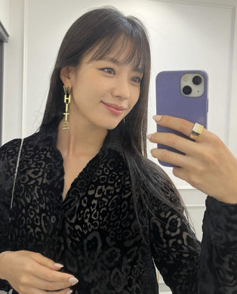 한효주, 30대 맞아? 앞머리 자르니 얼굴 소멸직전이네