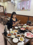 80억 CEO 현영, 된장찌개 먹는데 명품L사 가방 나 몰라라..쿨한 송도 사모님