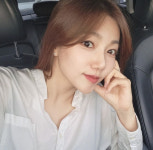 이채영, 두꺼운 메이크업 없이도 맑다 못해 투명한 피부