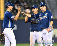 [포토] 박민우 서호철 김주원, 오늘은 우리가 이겼다!