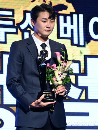 '이정후·강백호·소형준처럼…' 데뷔 최다 '23홀드' 신인왕, 연봉 1억 돌파할까 [SC초점]