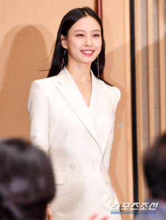 [단독] 고민시, '아무도 없는 숲속에서' 주인공..모완일 감독 만난다