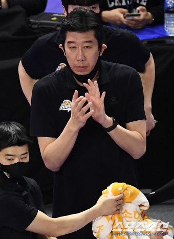 KB손해보험 후인정 감독 