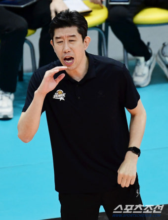 [포토] 선수들 독려하는 후인정 감독