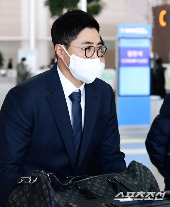 [포토] 채은성 '한화 선수단과 스프링캠프 출국'