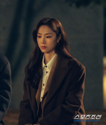 [SC프리뷰]'빨간 풍선' 서지혜-이상우, 애타는 그리움에 '불꽃 키스'…하지만 '충격 발각'되며 아연실색!