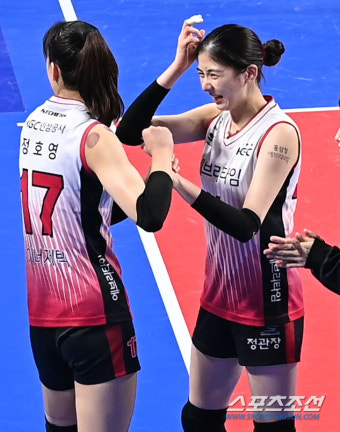 박혜민 손 잡아끌던 정호영, 인터뷰 무산에 아쉬운 듯 팔짱...'울 언니도 잘했는데~'
