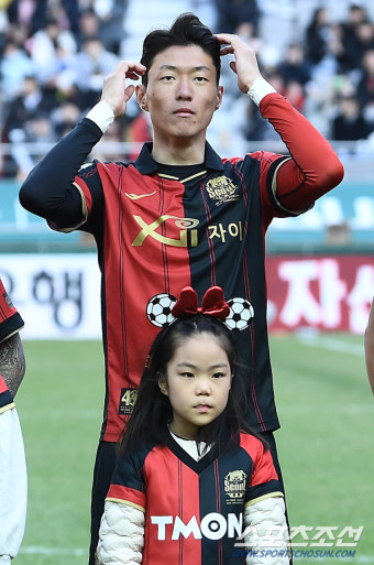 [포토] 황의조 '떨리는 서울 데뷔전'