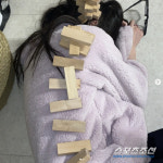 [SC이슈]다시는 술 마시지 않겠다 한소희, 소주 모델로 발탁…문제의 이 사진 때문 아닐까?