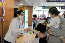 부산성모병원, 어린이날 기념 선물 증정 등 추억 전해