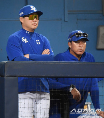[포토] 박진만 감독과 이병규 코치 '오늘도 패색이...'