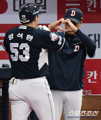 [포토] 양석환 연타석 투런포, 이승엽 감독도 연타석 하트