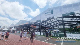 역대급 폭염에 시원한 풋살을 즐긴다, 최신식 돔 풋살장 더피치 평택 호평 속 화려한 개장