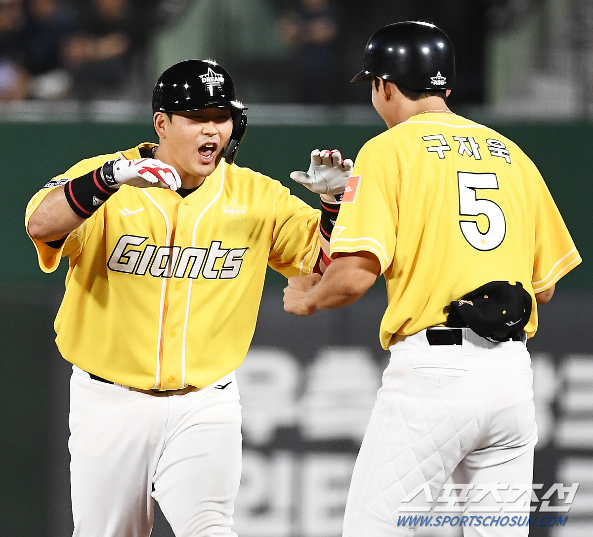 문동주가 시범경기에서 159km 강속구 던지며 주목받아 한화 이글스가 2연승 달성