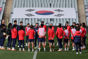 태극기 새긴 지소연