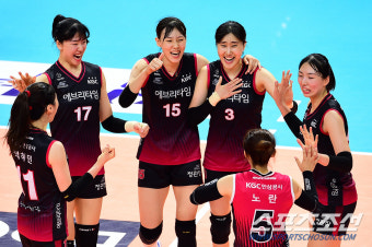 '고의정 15점' KGC인삼공사, 한국도로공사에 3대0 셧아웃. 4강이 보인다[구미 리뷰]