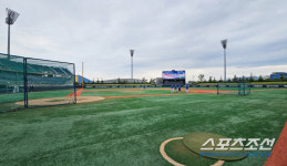 진흙뻘 수중전 최악의 포항 경기, 더는 없다...KBO, 두번째 포항경기 앞서 사전점검