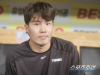 "원태 와서 싱글벙글, 차 단장님 행복해지시길…, 저는 제 길 갑니다" '전직' 토종에이스의 유쾌한 반격, 그 속에 숨은 진실 하나[인터뷰]