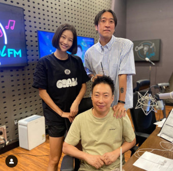 빽가 “팬이 고가의 외제차 선물..이건 아니라는 생각에 화내며 거절” (라디오쇼) [종합]