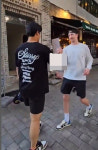 시즌 조기마감 문동주, 스위퍼 장인 페디 만났다...어떻게, 왜, 무슨 이야기를 나눴을까