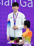 [포토] 남자 배영 100m 동메달, 이주호 '행복한 미소'