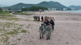 폭염과 장대비 속에서 장애물 각개전투…김성주도 미쳤어요 동공대확장(강철부대3)