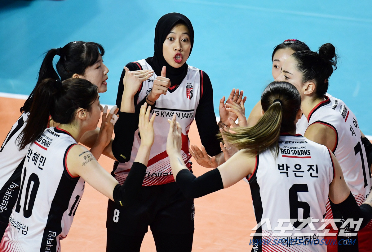 정관장팀, 메가 주목! 6연승 기세... 현대캐피탈과의 경쟁 치열해져