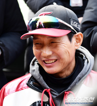15대4 대승 LG, 1패뒤 파죽의 3연승. 29년만에 우승에 1승 남았다. 김윤식 깜짝 1실점+오지환 3G 연속포[KS4 수원 현장리뷰]