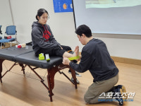 더굿스포츠인재원 | "나만의 무기를 만들어라" 막막한 체대 입시생들에게 '피와 살'이 된 경기학생스포츠센터 체육인재 진로특강[현장리포트]