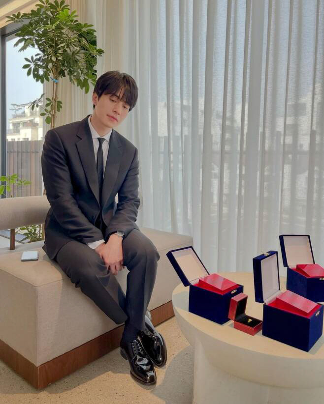 뜬뜬, 황정민 대상 수상! 다양한 배우들 수상 소식으로 감동 전해져