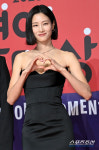 [포토] 이현이, 눈부신 미모로 하트
