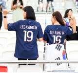 [포토] 이강인 유니폼 입고 카타르까지 찾은 한국 축구팬